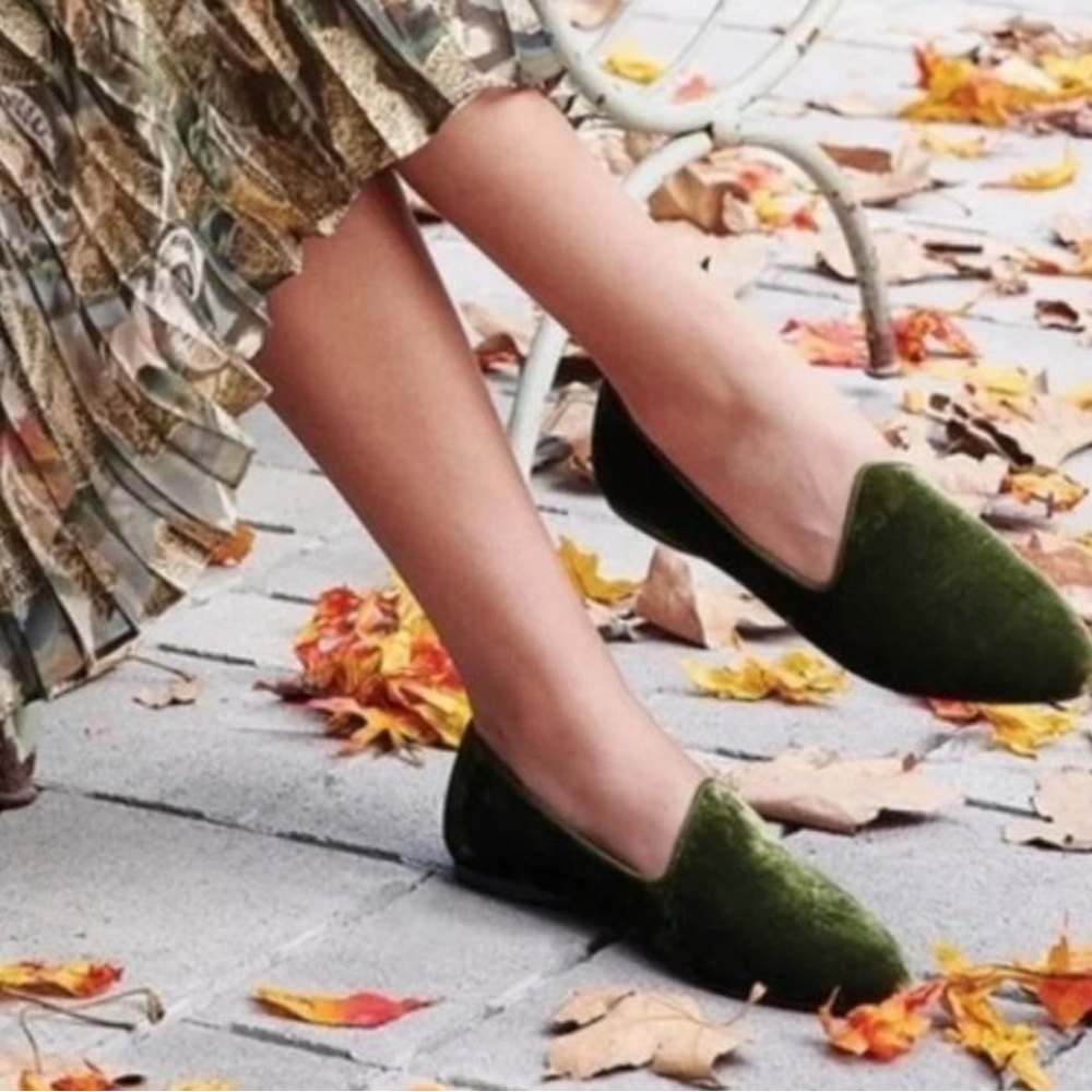 Birdies The Heron flats in green velvet size 6.5